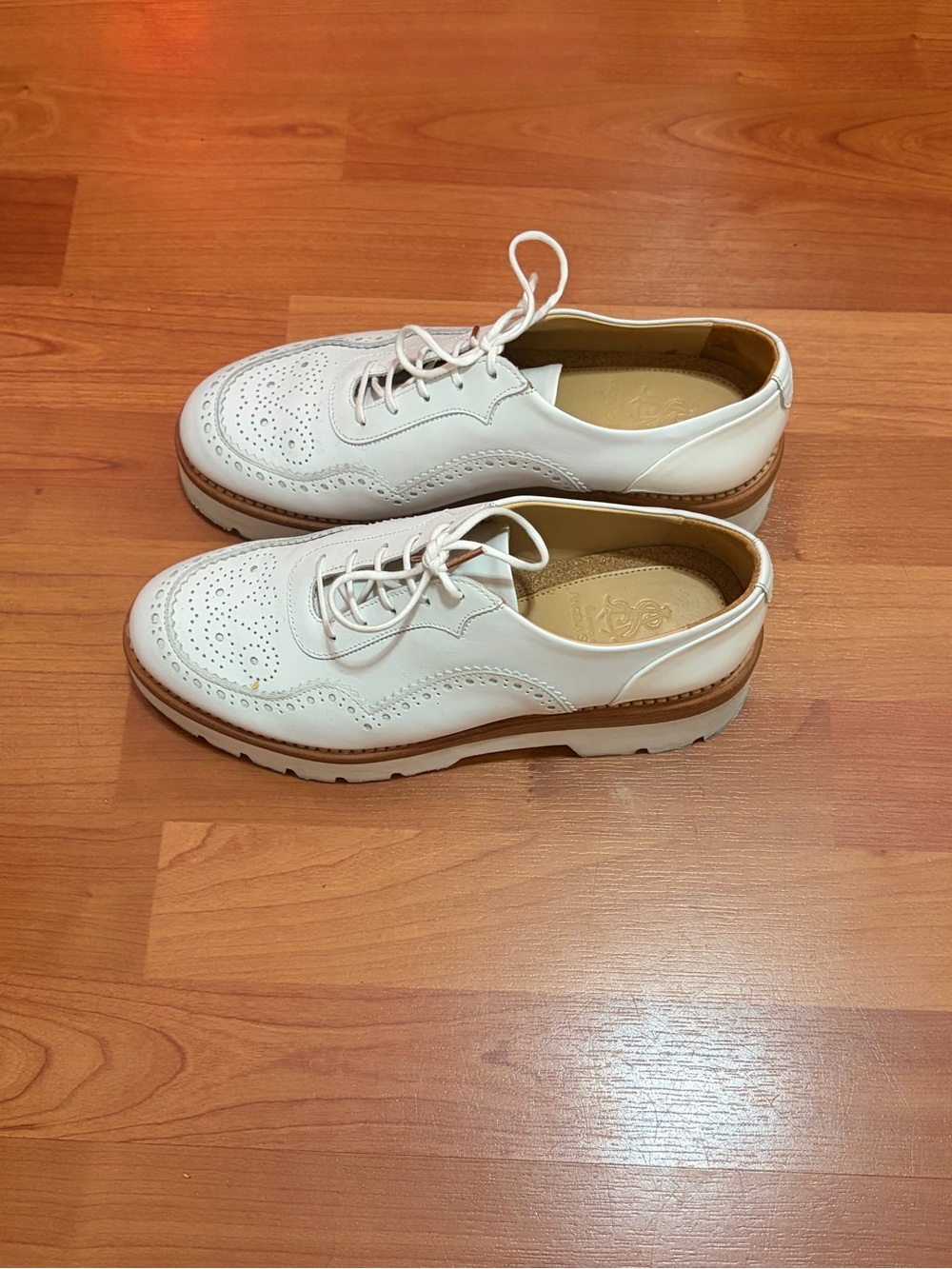 Womens White Leather Wingtip Oxfords, platform,- Classic Lace-Up Dress Shoes